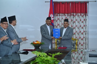  राष्ट्रपति समक्ष  लोकसेवा आयोगको वार्षिक प्रतिवेदन पेश 